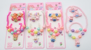 Набор бижутерии для девочки оптом купить по низкой цене с доставкой по всей России и СНГ.