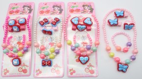 Набор бижутерии для девочки оптом купить по низкой цене с доставкой по всей России и СНГ.