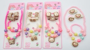 Набор бижутерии для девочки оптом купить по низкой цене с доставкой по всей России и СНГ.