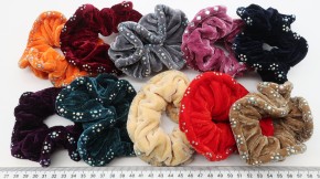 Резинки для волос бантик купить оптом по низкой цене с доставкой по России и СНГ. Модные банты для девочек бант на резинке для танцев купить оптом. Бантик с украшением на резинке купить оптом