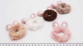 Резинки для волос с мехом оптом красивых кофейных оттенков. Большой выбор заколок и резинок, быстрый сбор заказа и доставка до транспортной компании.