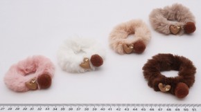 Резинки для волос с мехом оптом красивых кофейных оттенков. Большой выбор заколок и резинок, быстрый сбор заказа и доставка до транспортной компании.