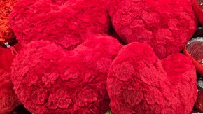 Подушка декоративная сердце купить оптом с доставкой по России и СНГ