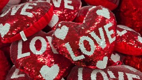 Подушка декоративная сердце купить оптом с доставкой по России и СНГ