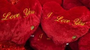 Подушка декоративная сердце купить оптом с доставкой по России и СНГ