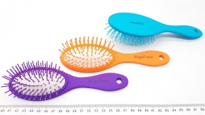 Расческа массажная для волос купить оптом. Расческа с пластиковыми зубчиками и зеркалом. Быстрый сбор заказа и отправка покупателю во все регионы России и СНГ, действует система скидок